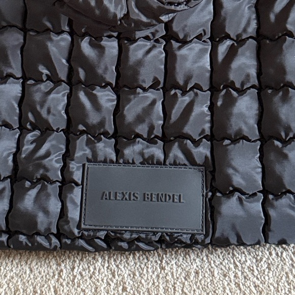 Alexis Bendel Puffer Tote Bag Zip Top With Front Zip Pockets Silver Hardware - Picture 3 of 10